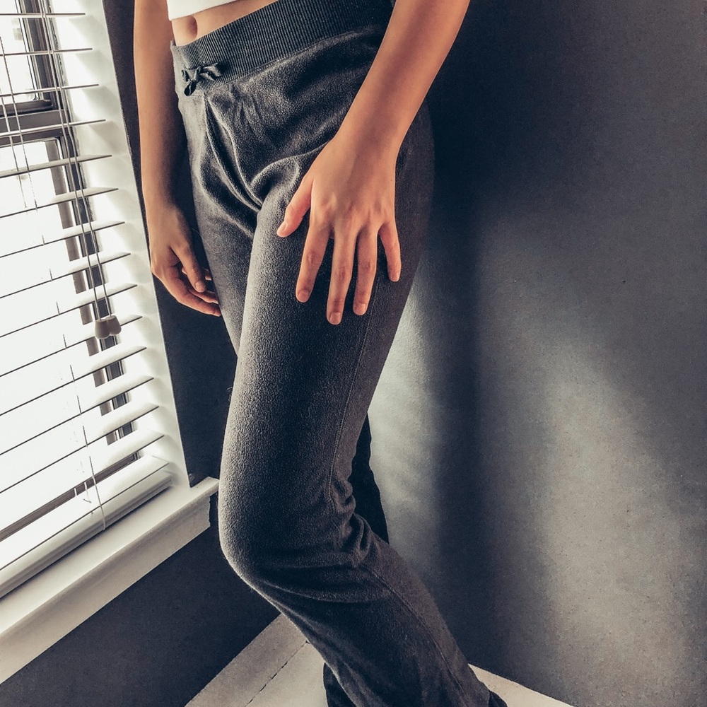Gray yoga pants